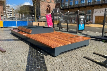 Tijdelijke bankeilanden Grote Markt 2